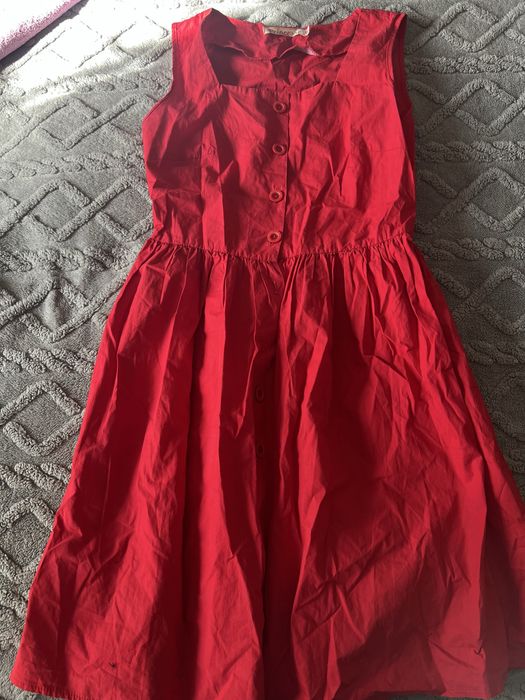 Продам платье по очень низким ценам, одевали пару раз