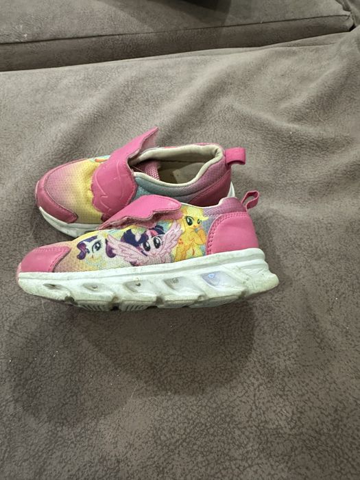 Кроссовки 27 размер