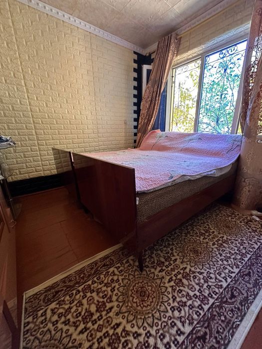Диван для спальни