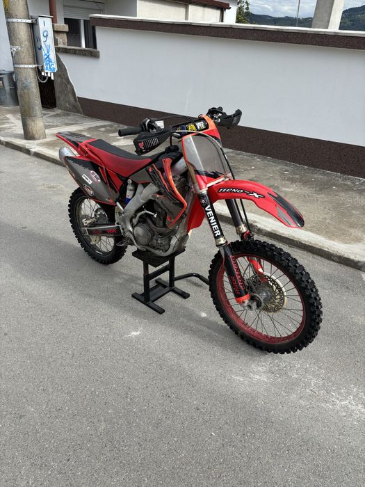 Продавам Honda crf250r