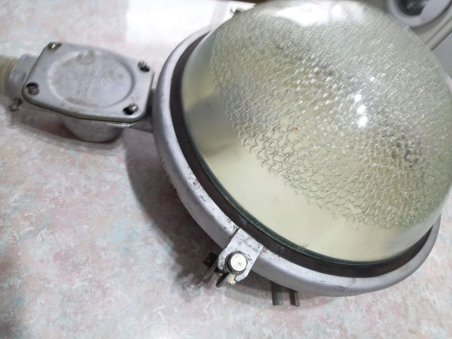 Светильник потолочный