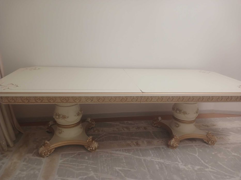 Продам стол со стульями в гостиную