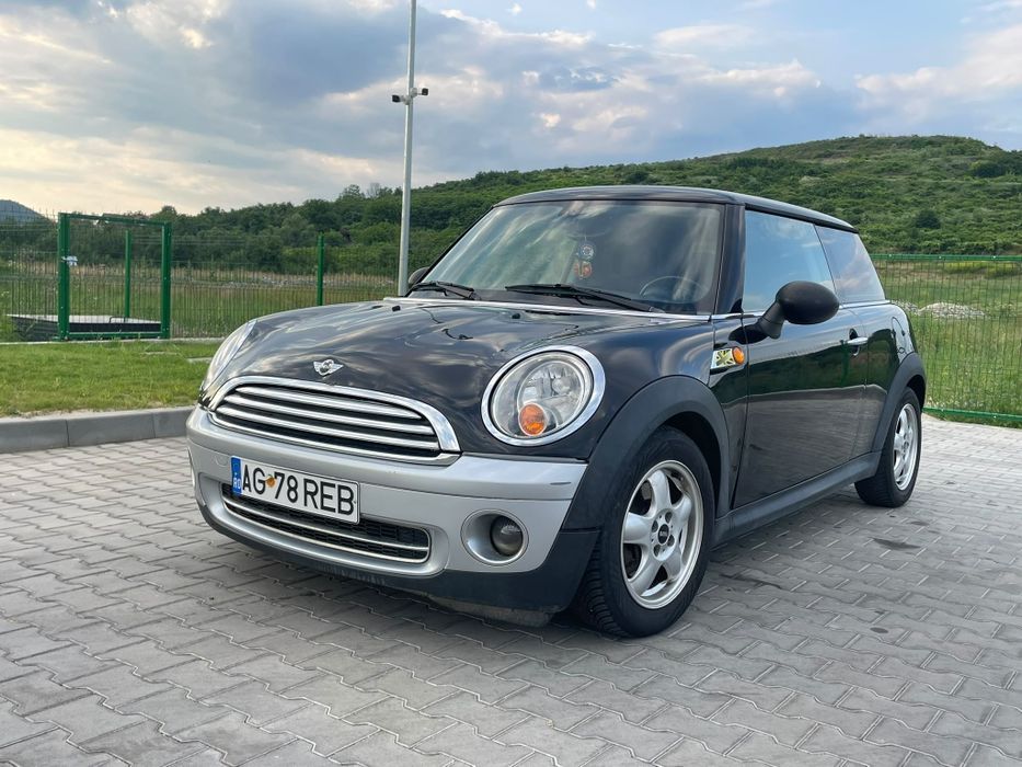 Mini Cooper 1.6 Benzina An Fabricație:2009   Proprietar