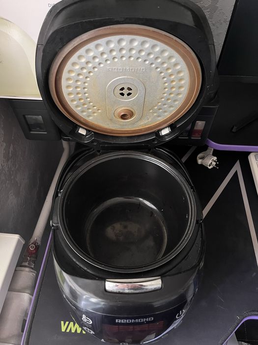 Мультиварка REDMOND RMC-M90