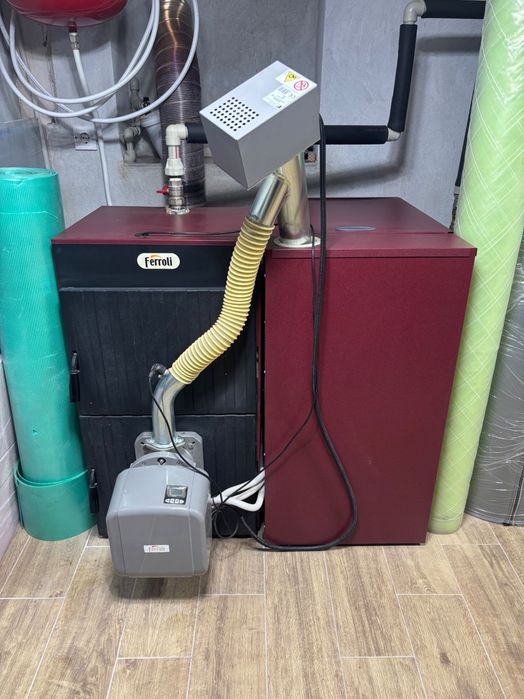 Котел на пелети с бункер