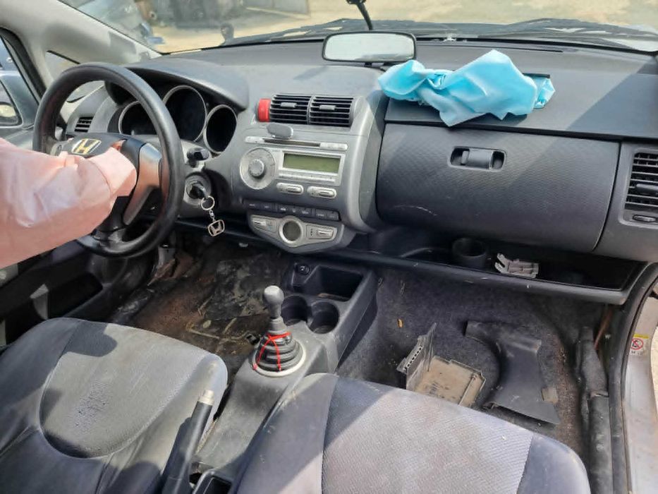 Honda Jazz 1.4 На части зимни гуми