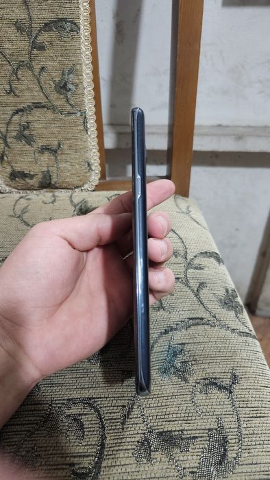 Telefon sotiladi sirochna