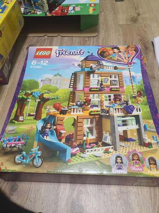 Продавам различни модели Lego