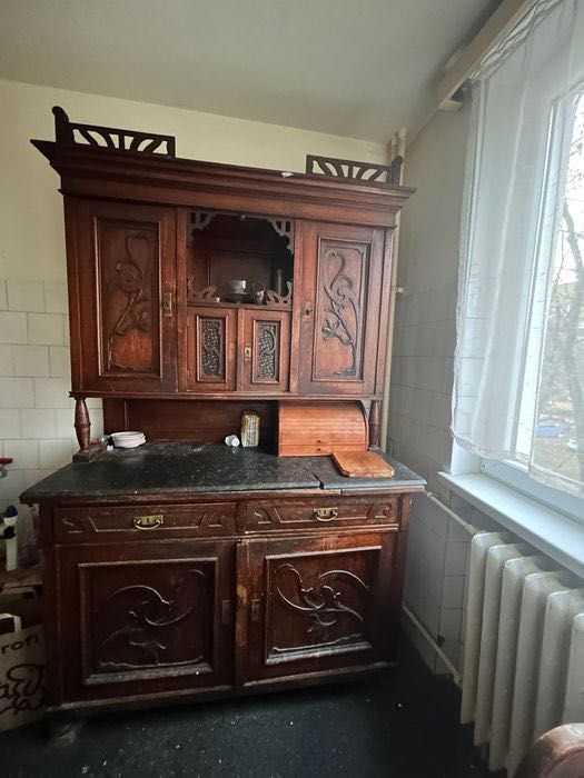 Vand mobilă veche vintage