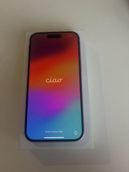 Vand iphone 15 roz impecabil