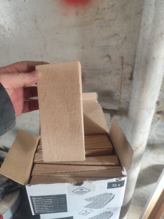 Vând pene din lemn de fac ptr montaj uși geamuri .etc