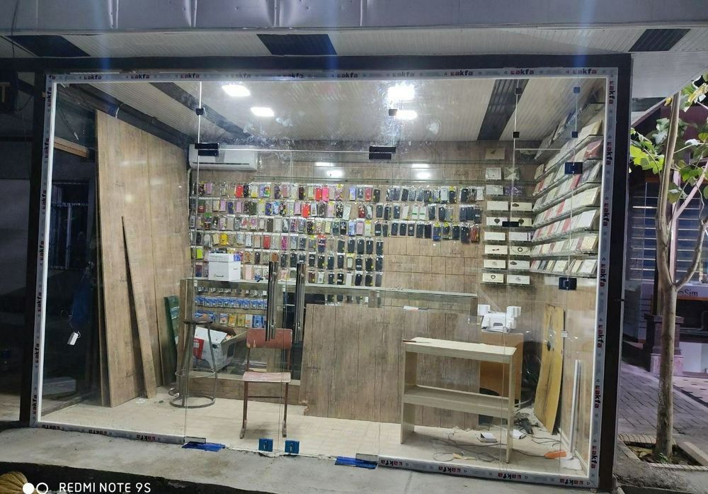 Двери и витражи из закалённого стекло