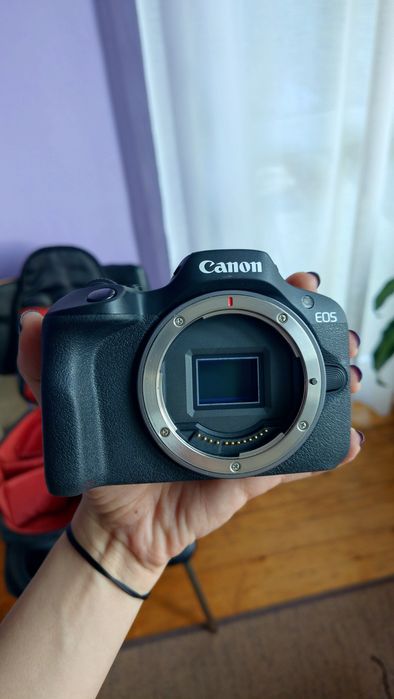 Безогледален фотоапарат Canon EOS R100