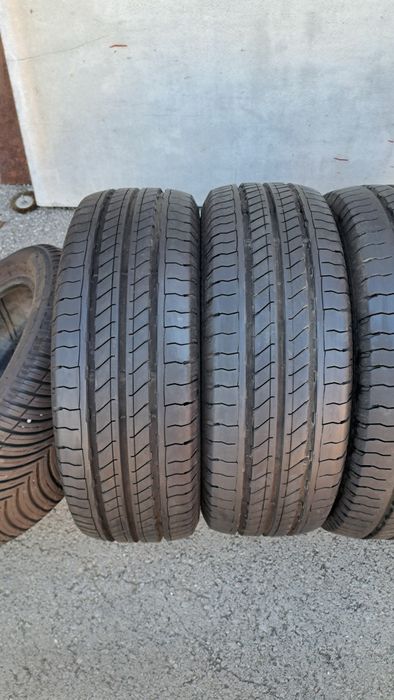 Гуми за Бус 215 65 15 C Continental