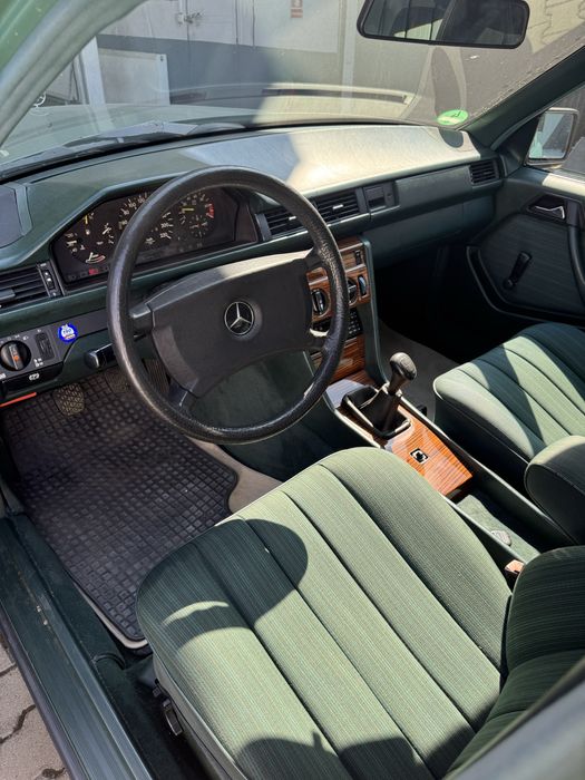 MERCEDES-BENZ E-Class 1989 — imagine 5