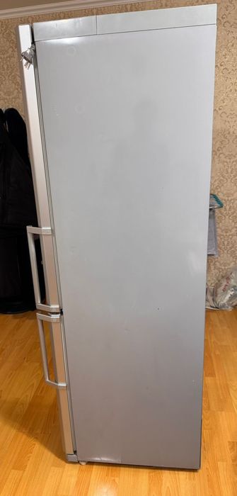 Продаётся холодильник  Самсунг.