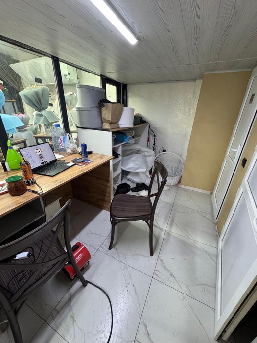 Цветочный магазин продается