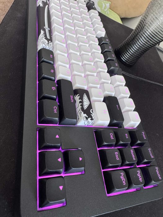 Геймърска механична клавиатура Dark Project ALU87B Bushido с g3ms Moonstone суичове