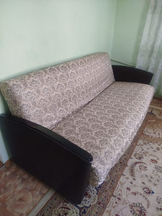 Продается диван и шкаф для прихожей