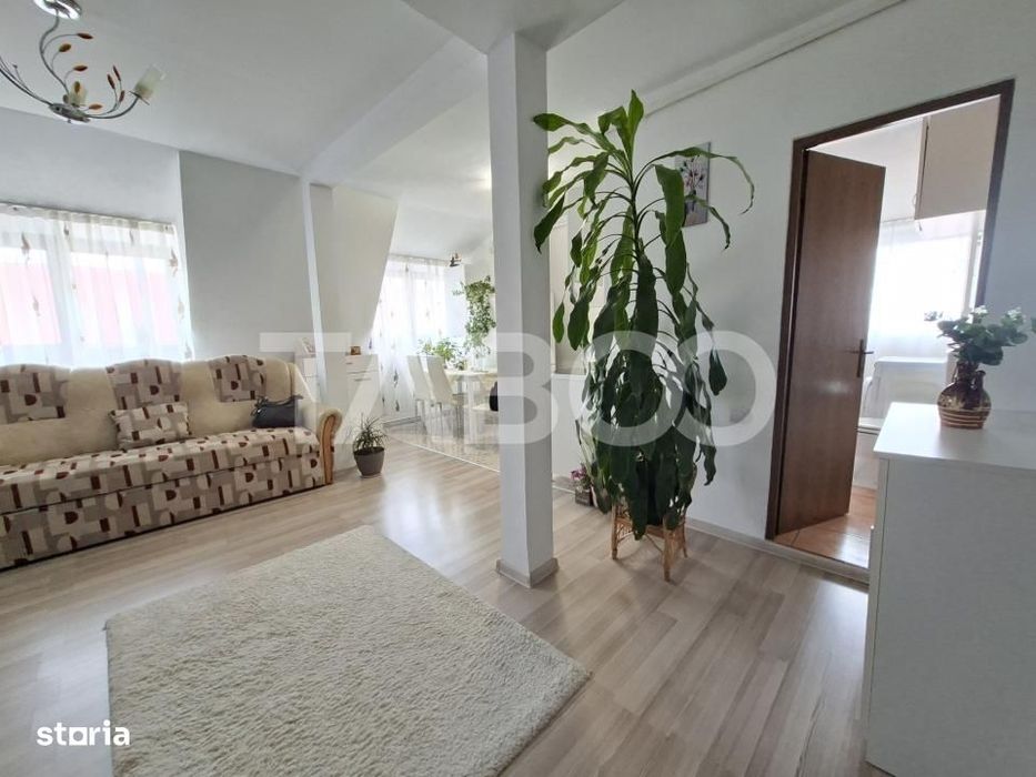 Apartament cu 3 camere de vanzare - mansarda Vasile Aaron - intabulata