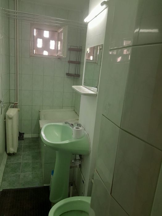 Inchiriez apartament 2 CAMERE la Bloc Zona FORTUNA