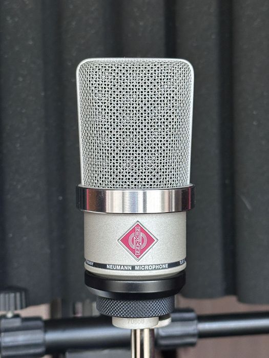 Микрофон Neumann TLM102