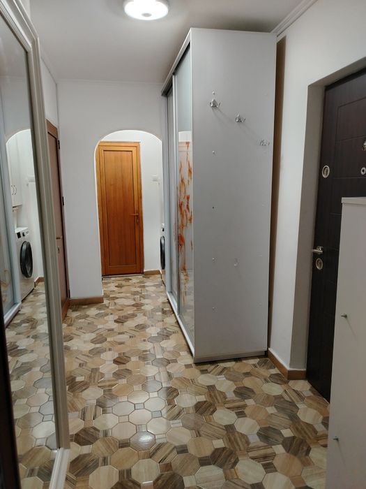 Inchiriez ap 2 camere Gavana 3  vizavi de parc lumina