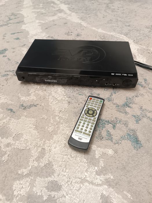 Продам DVD Samsung (караоке)