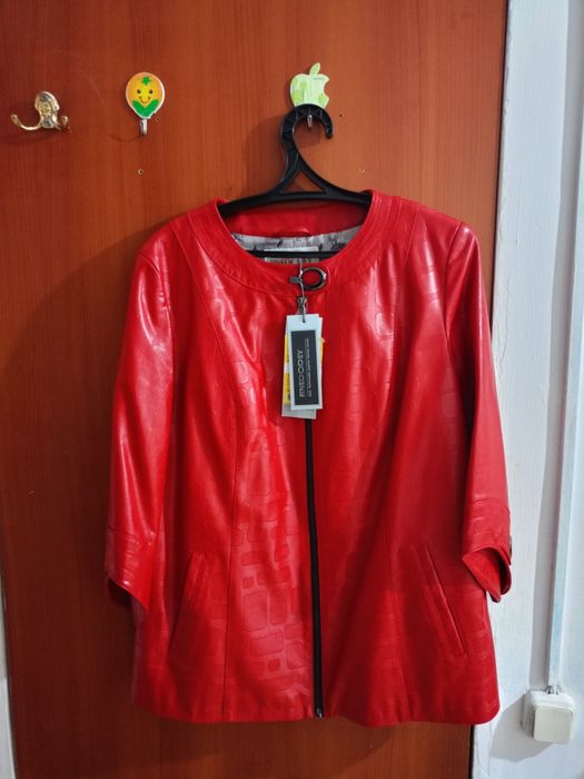 Продам кожаную куртку.