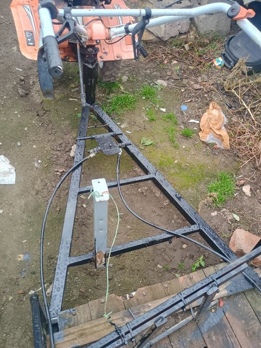 Vând motocultor an stare buna pornire ușoară