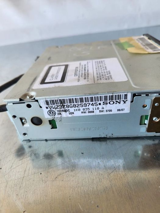 Magazie Cd Vw Golf 5 Tiguan Cod 1Ka - Dezmembrari Arad