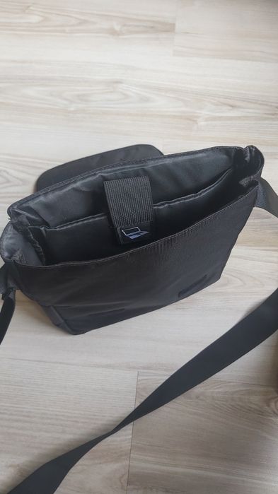 Vand geanta Dicallo noua