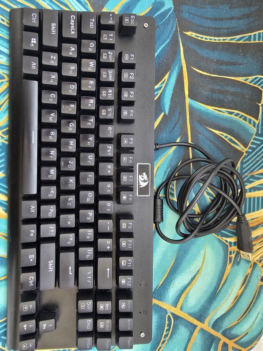 Продам клавиатуру Redragon