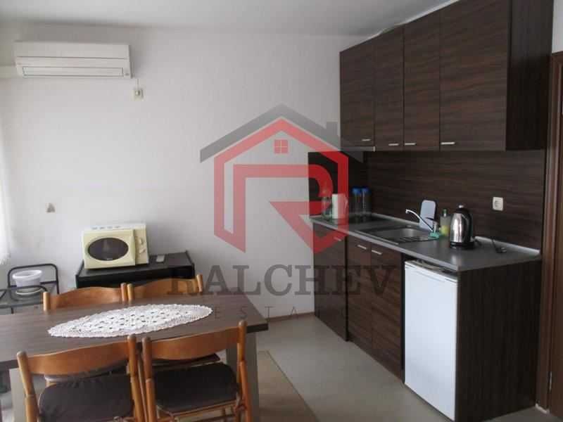 Под наем 2-стаен до Операта