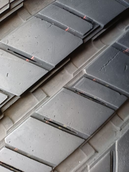 Гуми 235/65/16С Континентал