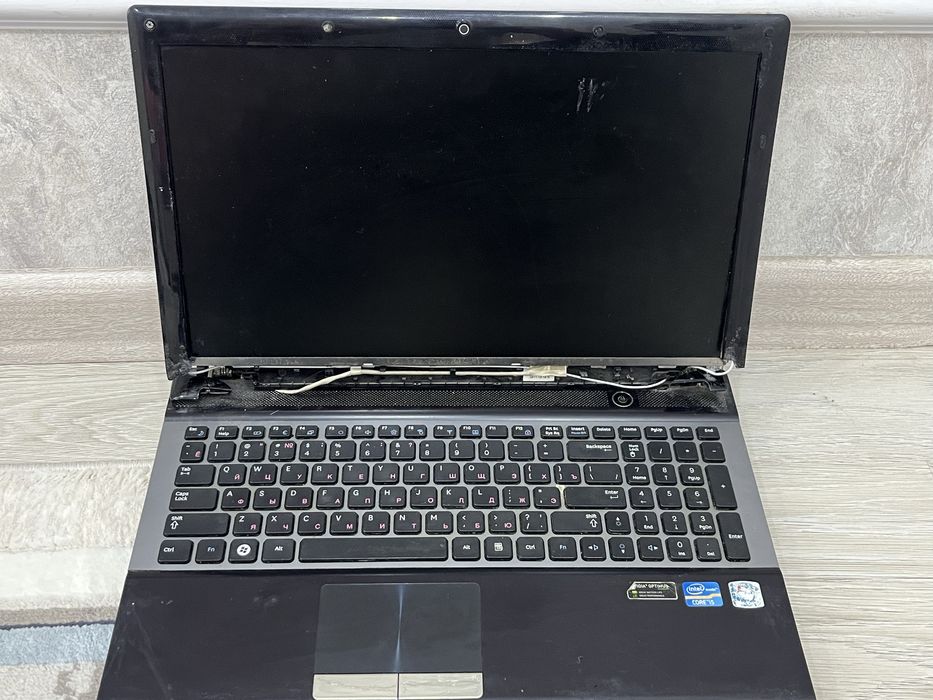 Продам для запчастей ноутбук