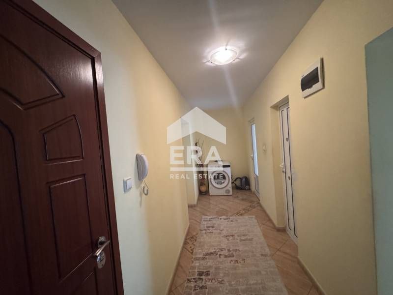 Продава се Тристаен апартамент в Русе, Дружба 2 - 111 кв.м за 1485 €/кв.м - Снимка #4