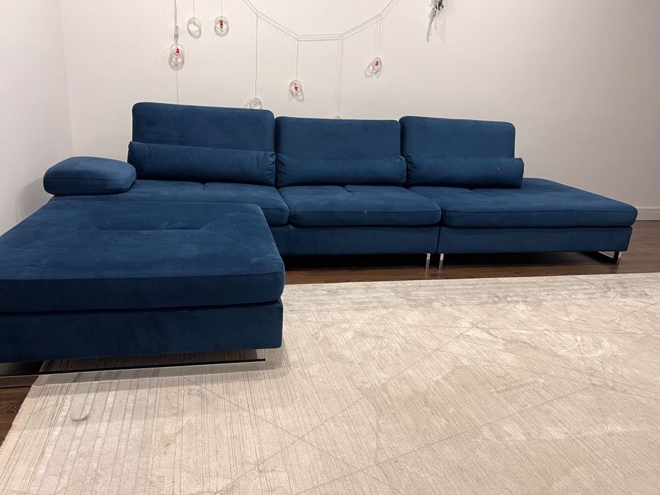 Продается большой диван. 3,5-4,5 метра