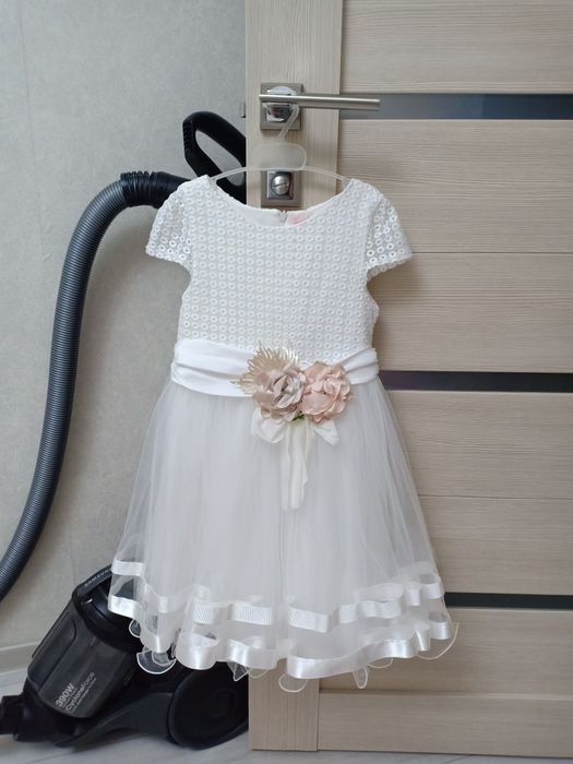 Платье детское белое и в горошек