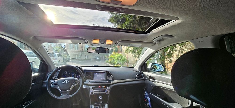 Hyundai elantra 2017