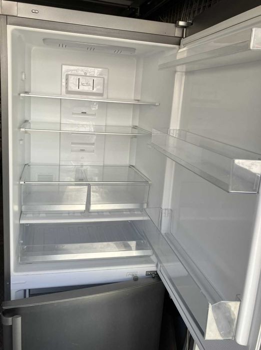 Хладилник с фризер SMEG / Цвят Неръждаема стомана