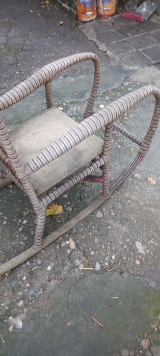 Люлеещ стол от миналото