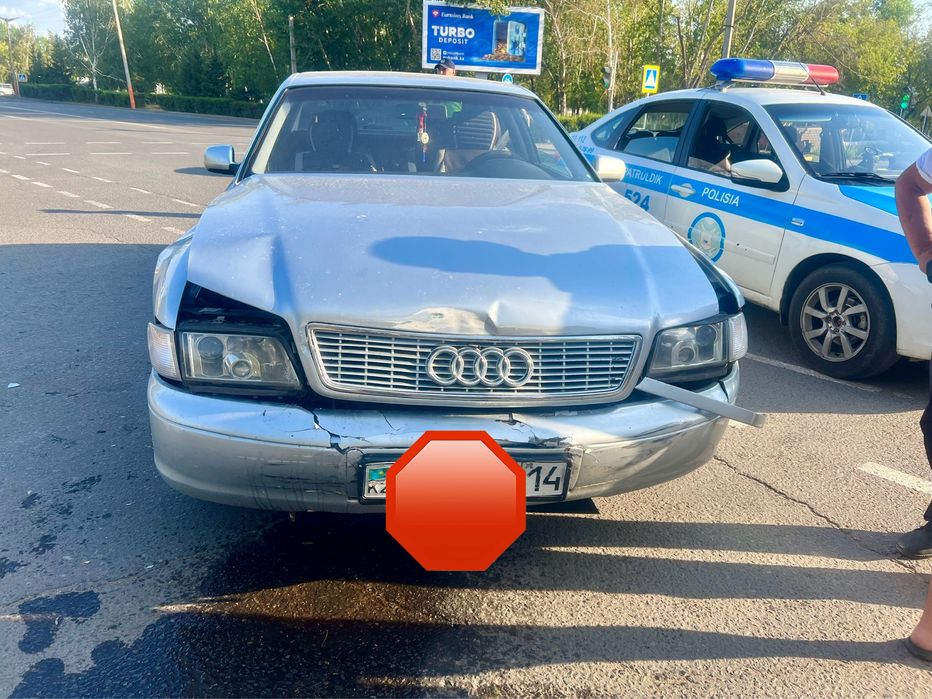 Продам машину Ауди А8