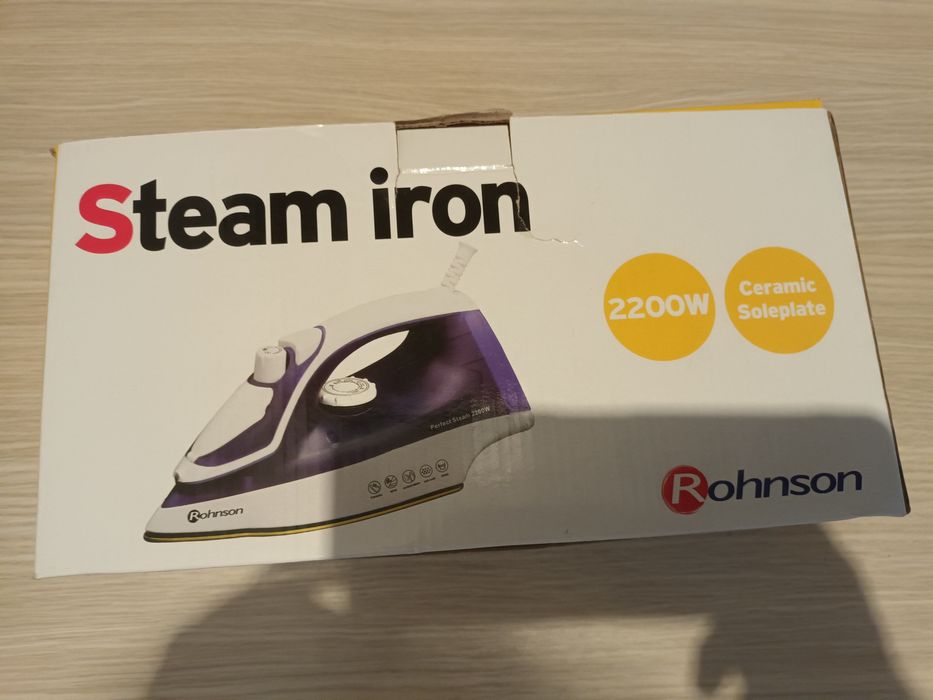 Ieftin fier de calcat 2200W Rohnson R331