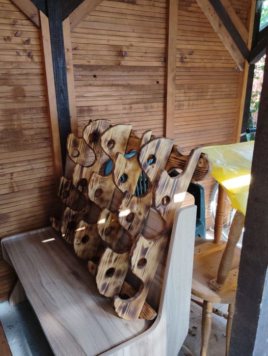 Vand Scaunele , Suport sticle de vin  lăcuite.