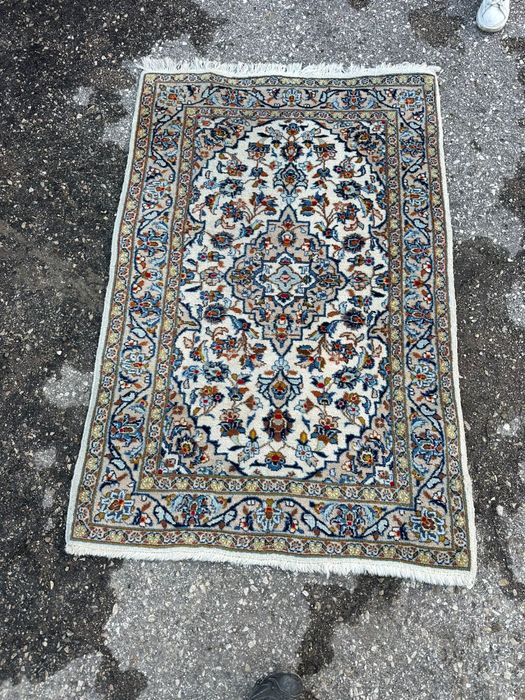 ръчно тъкан ориенталски килим