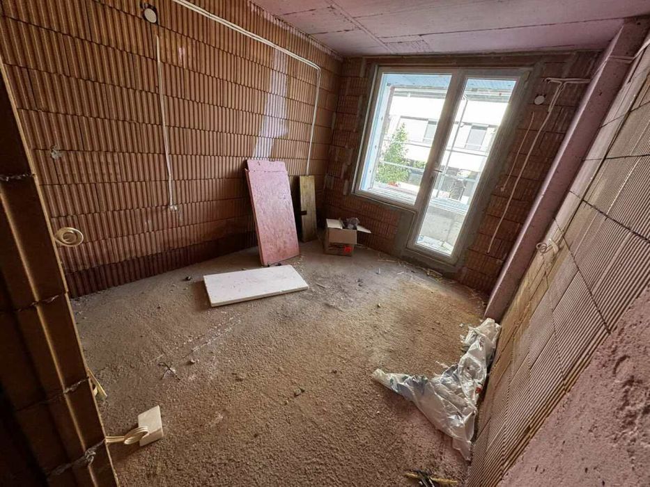 Тристаен апартамент в Красна поляна с АКТ 14!