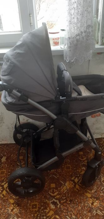 Продам зимнию коляску