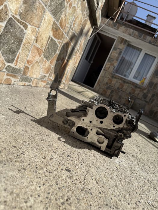 Глава за Audi Q5 и за Volkswagen + имам горен капак и долен картер