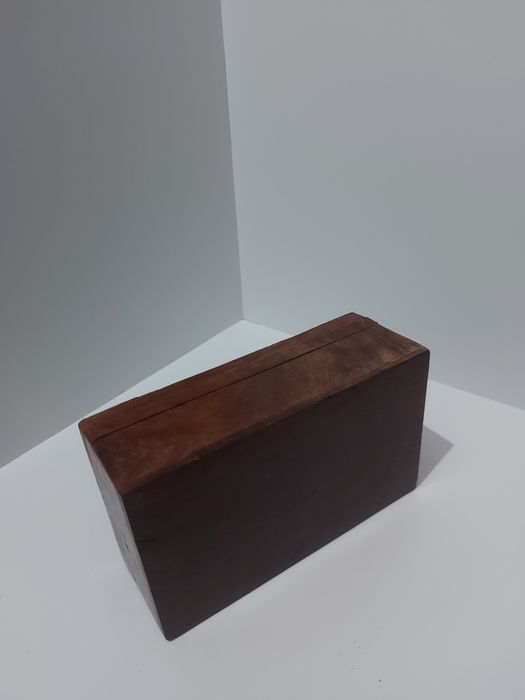 Шкатулка деревянная.